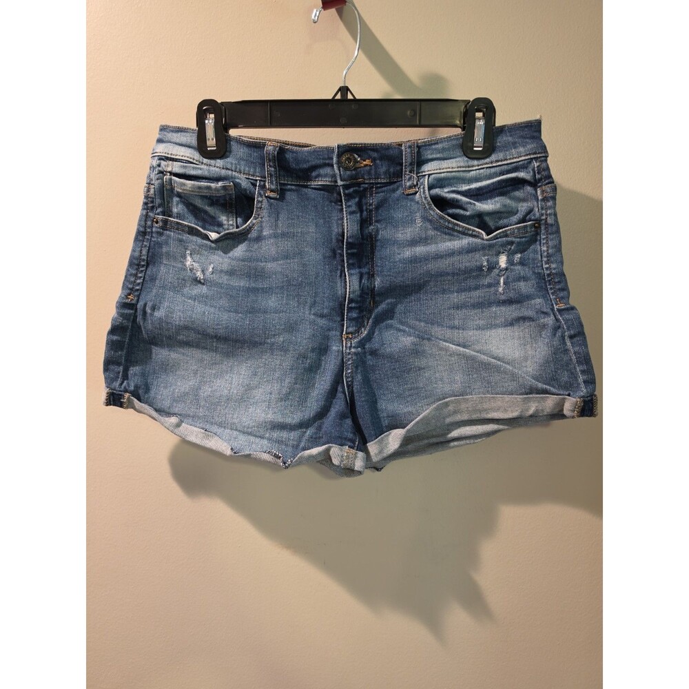 Sneak Peek Women's cuffed and distressed denim shorts Size L.